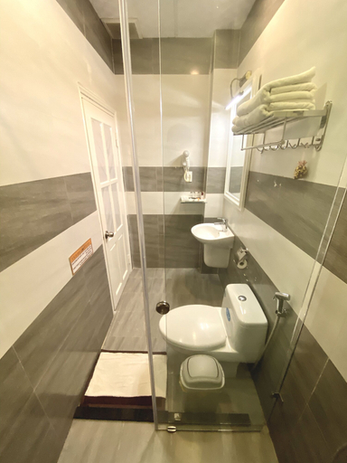 Bathroom 4, Tulip City View Hotel, Đà Lạt