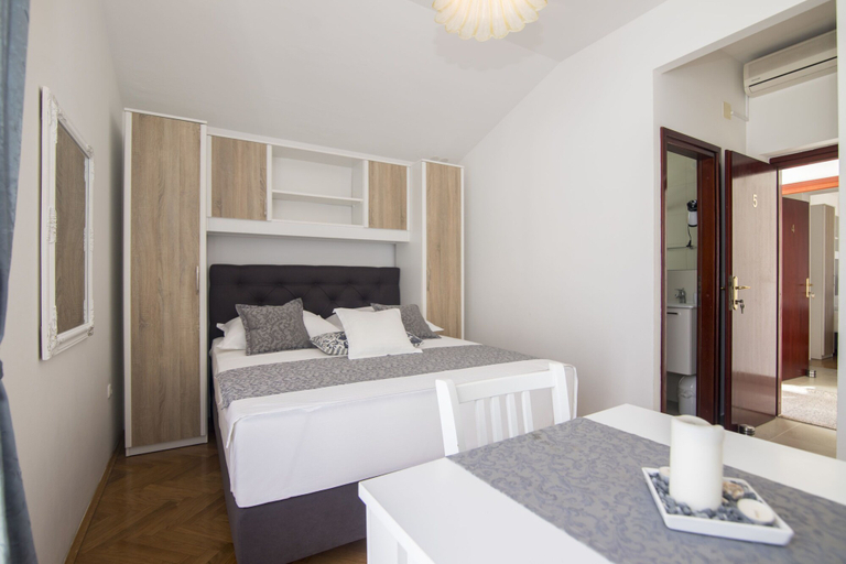 Bedroom 4, Apartments and Rooms Kapulica, Tučepi