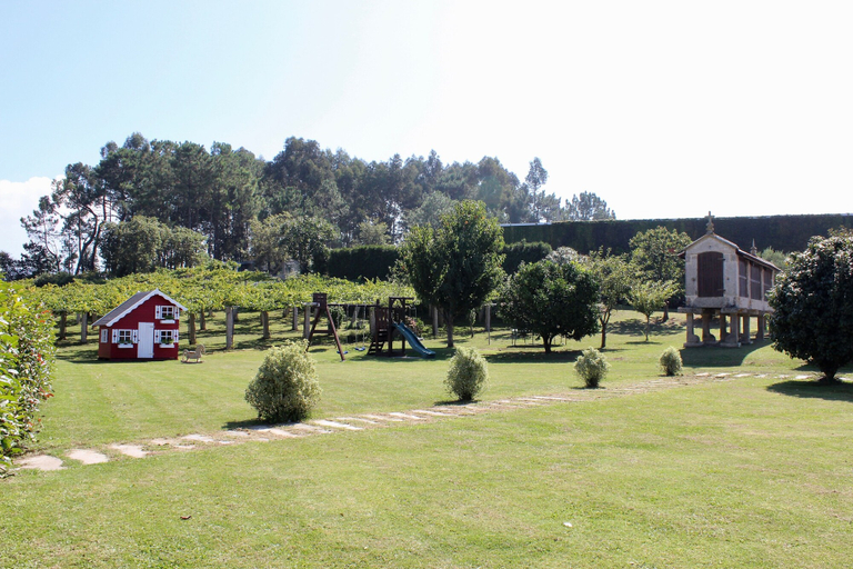 Exterior & Views 2, Enoturismo y Bodega Lagar de Costa, Pontevedra
