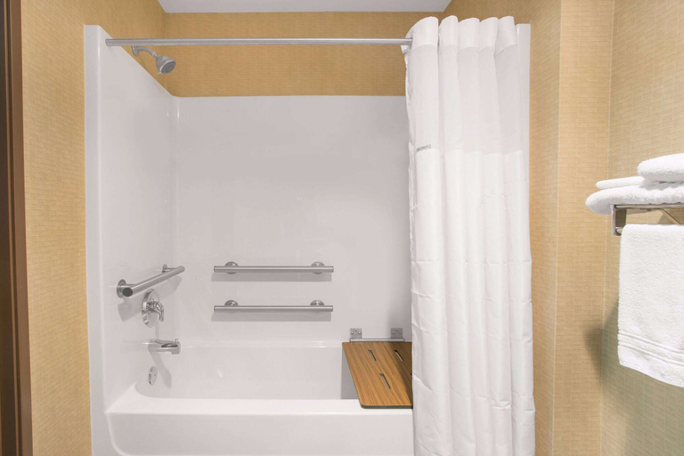 Bathroom 4, Super 8 by Wyndham Galva, Henry