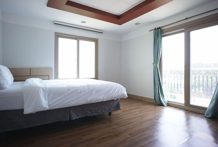 Bedroom 3, Hotel Navis, Jeju