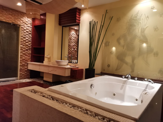 Bathroom 4, Oruseeey Hotel, Phnom Penh