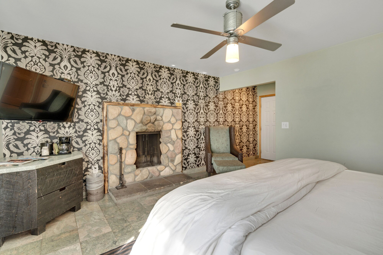 Bedroom 4, 3 Peaks Resort & Beach Club, El Dorado