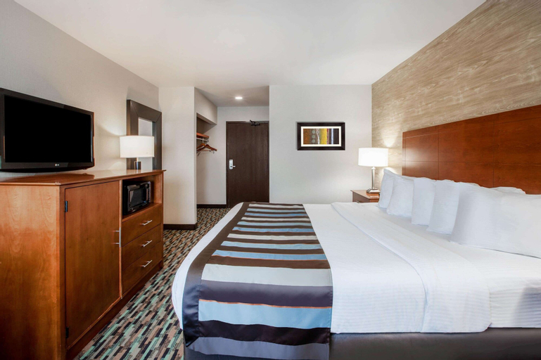 Bedroom 3, Wingate by Wyndham Detroit Metro Airport, Wayne