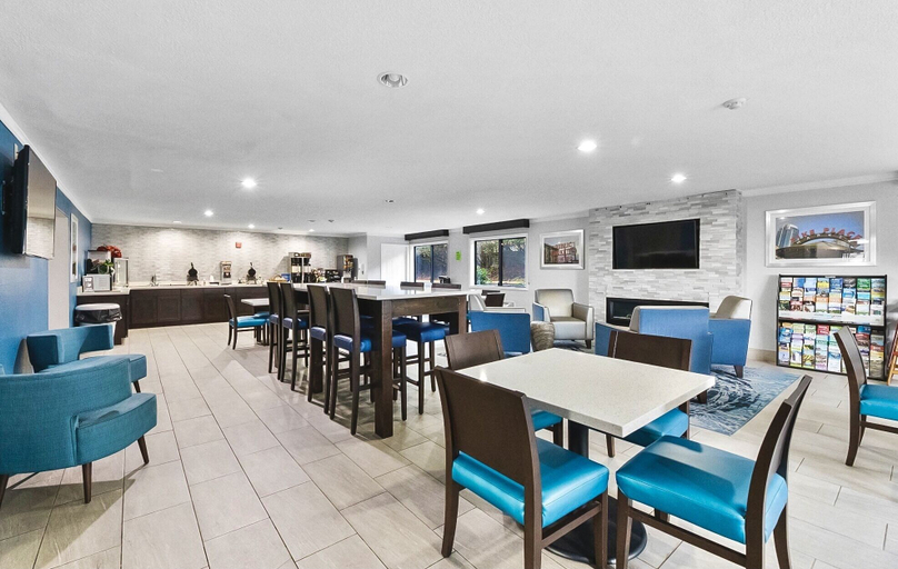 Food & Drinks 5, La Quinta Inn by Wyndham Everett, Snohomish