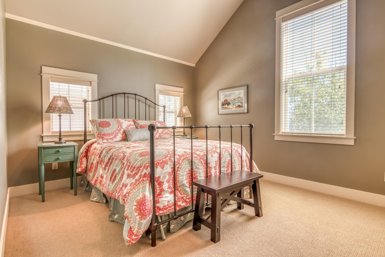 Bedroom 4, Boardwalk, Lincoln