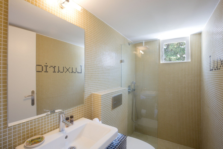 Bathroom 5, Acqua Vatos Paros Hotel, South Aegean