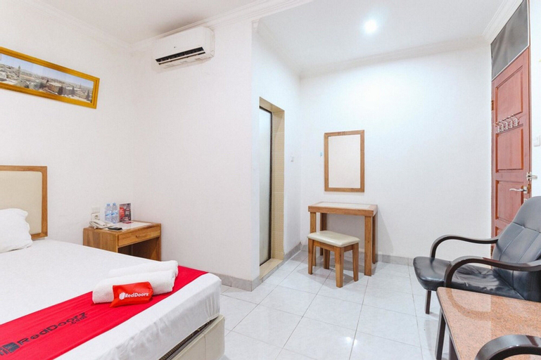 Bedroom 3, RedDoorz @ Jalan Mojopahit Medan, Medan