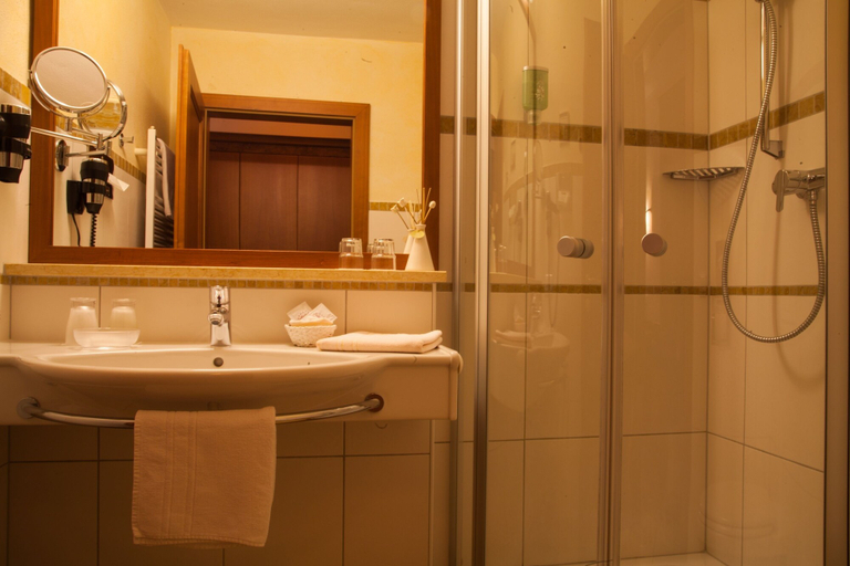 Bathroom 4, Hotel Sallerhof, Salzburg Umgebung