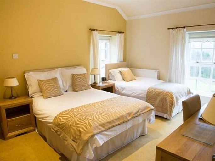 Bedroom 2, Llwyn Onn Guest House, Merthyr Tydfil