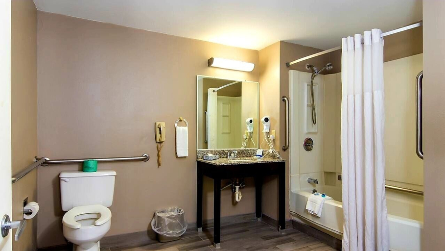 Bathroom 4, Rodeway Inn & Suites Monroeville - Pittsburgh, Allegheny