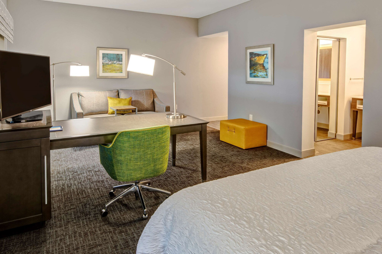 Bedroom 3, Hampton Inn & Suites San Jose Airport, Santa Clara