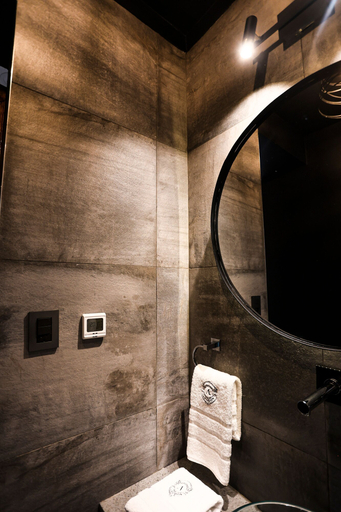 Bathroom 3, Algodon Wine Estates and Champions Club, San Rafael