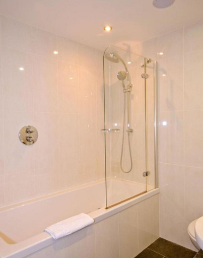 Bathroom 4, The Kinmel & Kinspa, Conwy
