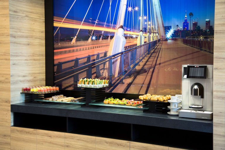 Food & Drinks 5, Golden Tulip Warsaw Airport, Warsaw