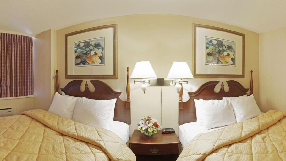 Bedroom 3, Econo Lodge, Lanark