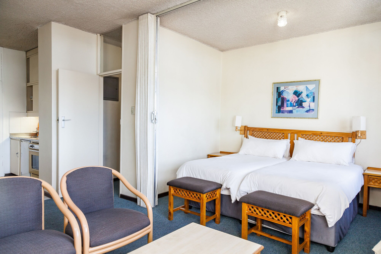 Bedroom 4, Gardens Centre Holiday Apartments, City of Cape Town