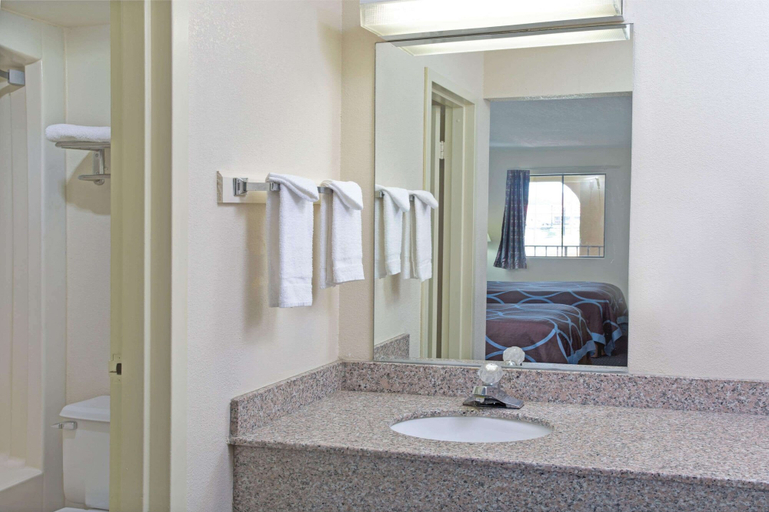 Bathroom 4, Super 8 by Wyndham Suwanee, Gwinnett