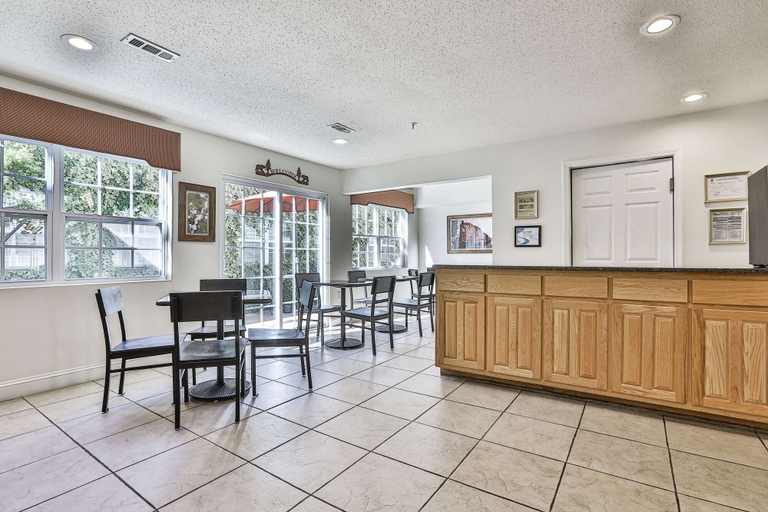 Food & Drinks, Best Western Mountain View Inn, Gilmer