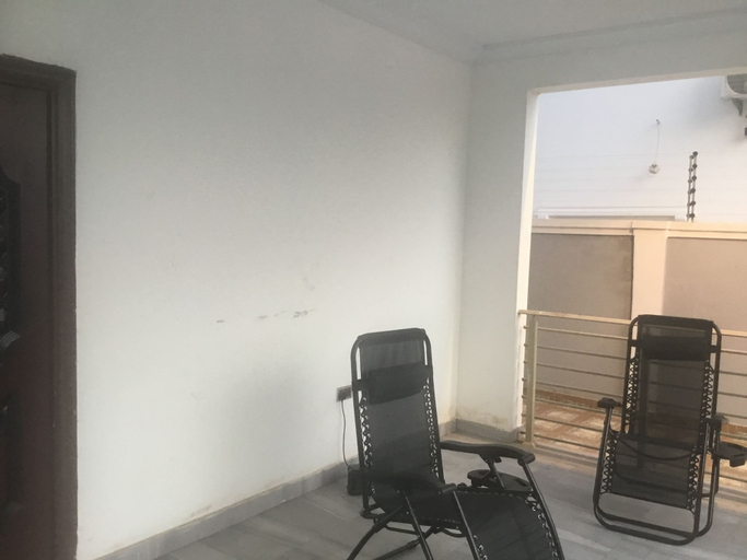 Others 3, 1 Bed Apartment Sleeps 2 - Parking, Garden, Wifi, Ga East