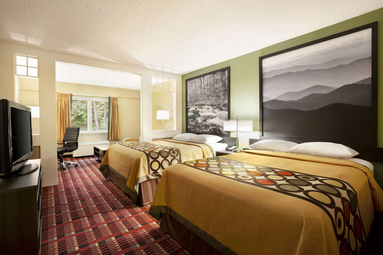 Bedroom 2, Super 8 by Wyndham Cherokee, Swain