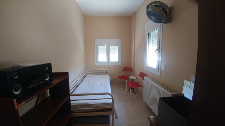 Bedroom 4, Kanakaris Apartments, Peloponnese