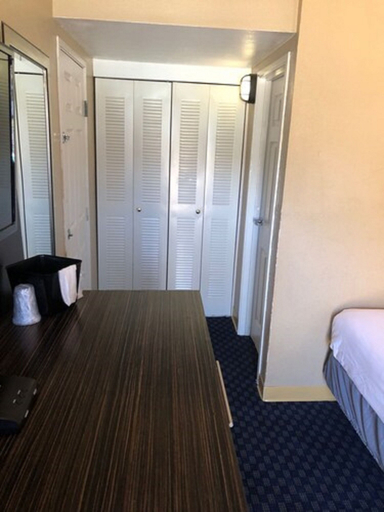 Bedroom 5, Howard Johnson by Wyndham Odessa TX, Ector
