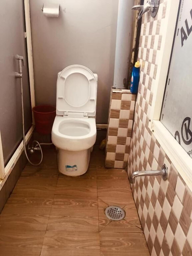 Bathroom 4, Sara's Backpackers Hotel, Bagmati