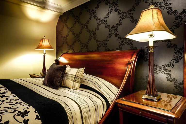 Bedroom 2, The Mansion House Hotel, Moray
