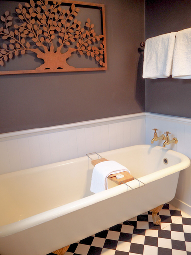 Bathroom 3, The Gables B&B, Marlborough