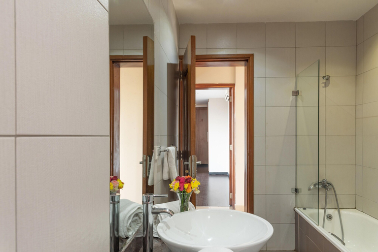 Bathroom 4, Tagore Apartments, Kampala