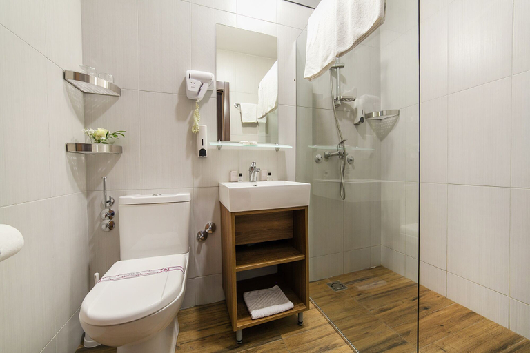 Bathroom 5, Hotel Sato