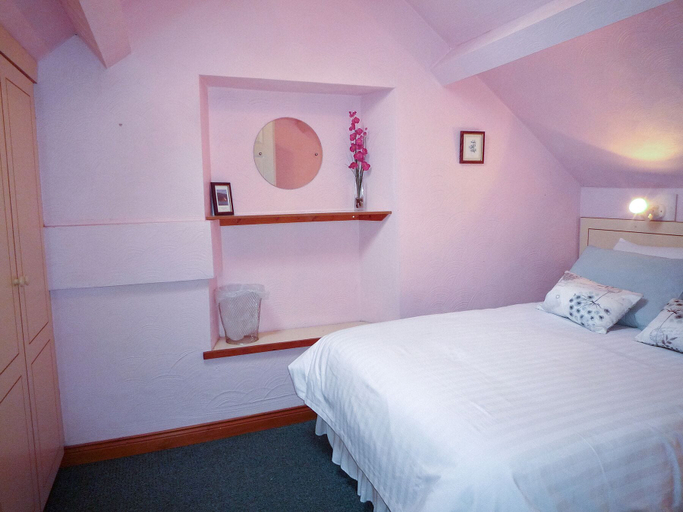 Bedroom 2, Sheans Holiday Cottage