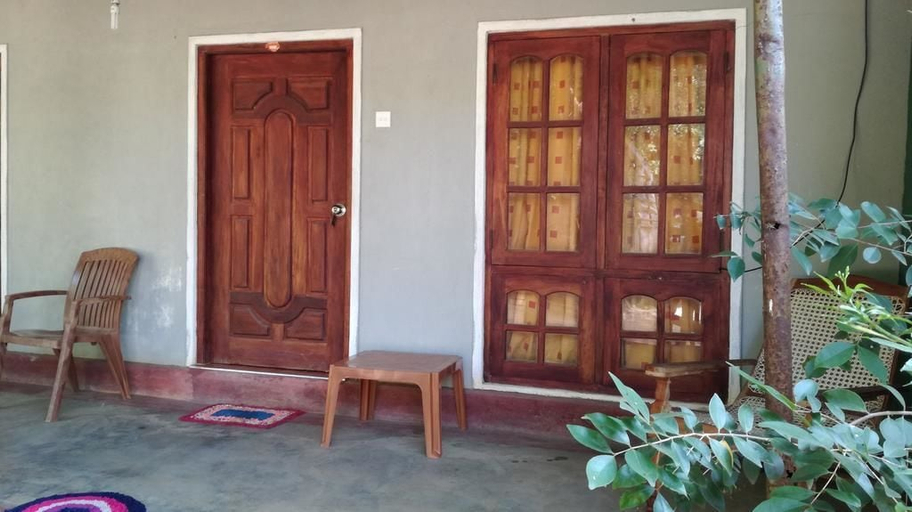 Others, Paradise Guest House, Hingurakgoda