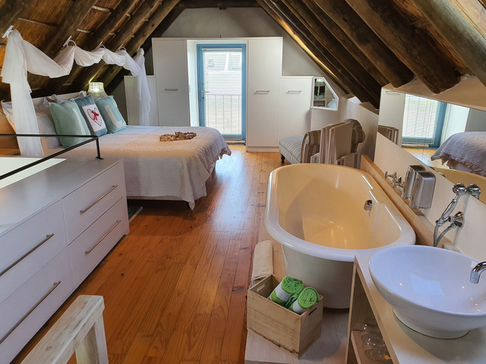 Others 5, Paternoster Accommodation, West Coast
