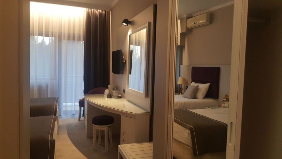 Bedroom 2, Hotel Dumbrava, Bacau