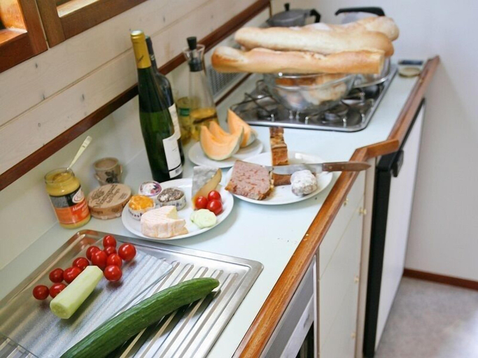 Food & Drinks 4, Apartments and Boats at Niderviller Harbor by Kuhnle-Tours, Moselle