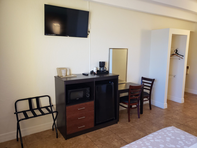 Others 4, Oceanfront Inn and Suites, Volusia
