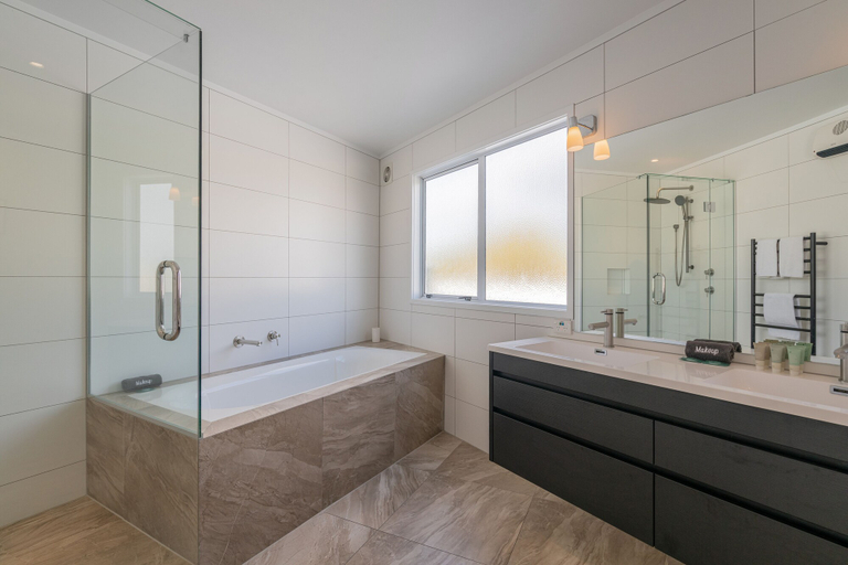 Bathroom 4, Waterfront Apartments Whitianga, Thames-Coromandel