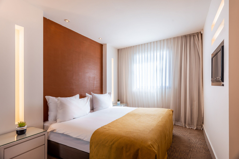 Bedroom 3, David's Harp Hotel and Suits