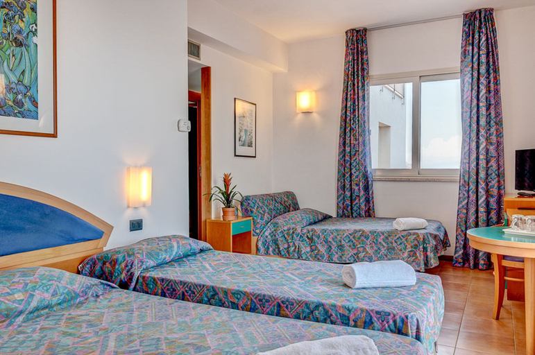 Bedroom 3, Hotel Antares, Messina