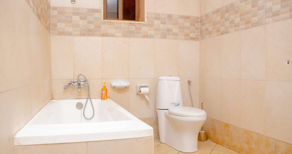 Bathroom, Hotel Lemonade, Jinja