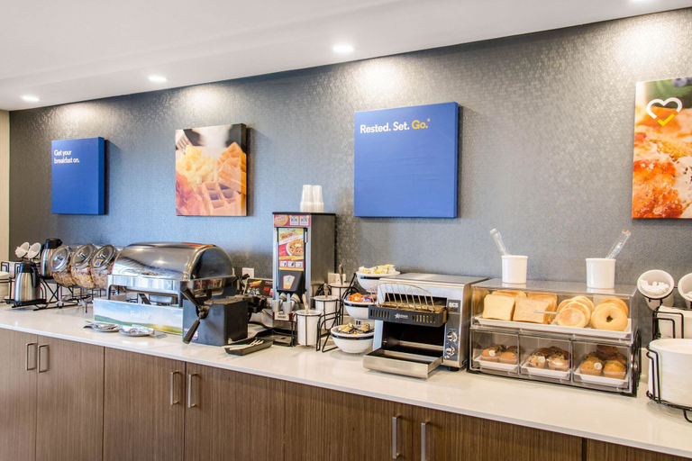Food & Drinks 5, Comfort Inn Aéroport, Montréal
