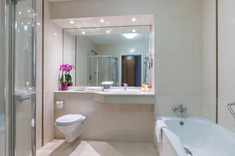 Bathroom 5, Charleville Park Hotel & Leisure Club