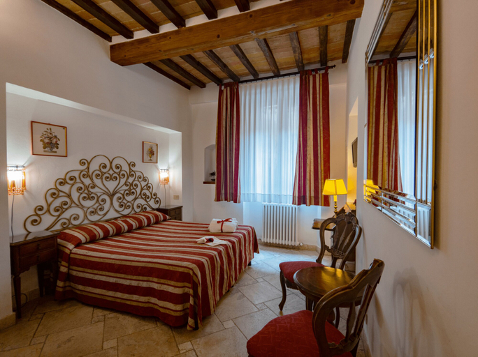 Bedroom 4, B&B Siena in Centro - Diffuso, Siena