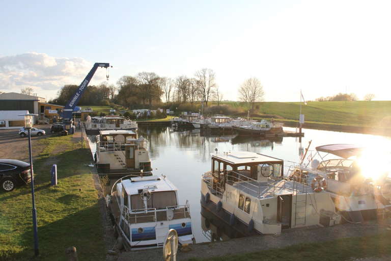Others 5, Apartments and Boats at Niderviller Harbor by Kuhnle-Tours, Moselle