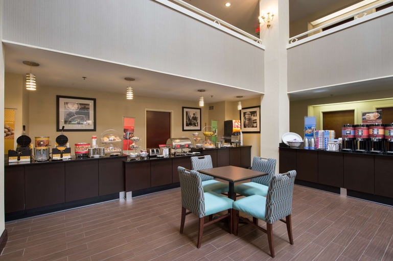 Food & Drinks 5, Hampton Inn Cornelia, Habersham