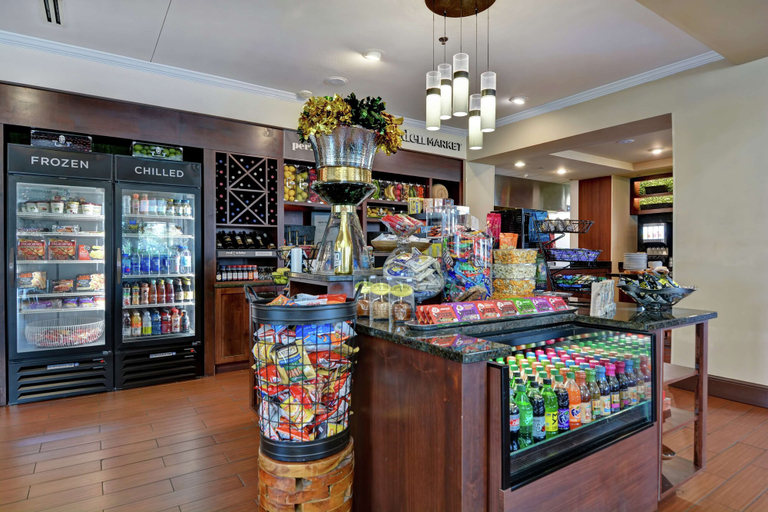 Food & Drinks 5, Hilton Garden Inn Green Bay, Brown