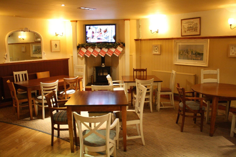 Food & Drinks 5, Penwig Hotel, Ceredigion