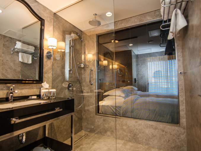 Bathroom 5, DoubleTree by Hilton Hotel Izmir Airport, Gaziemir